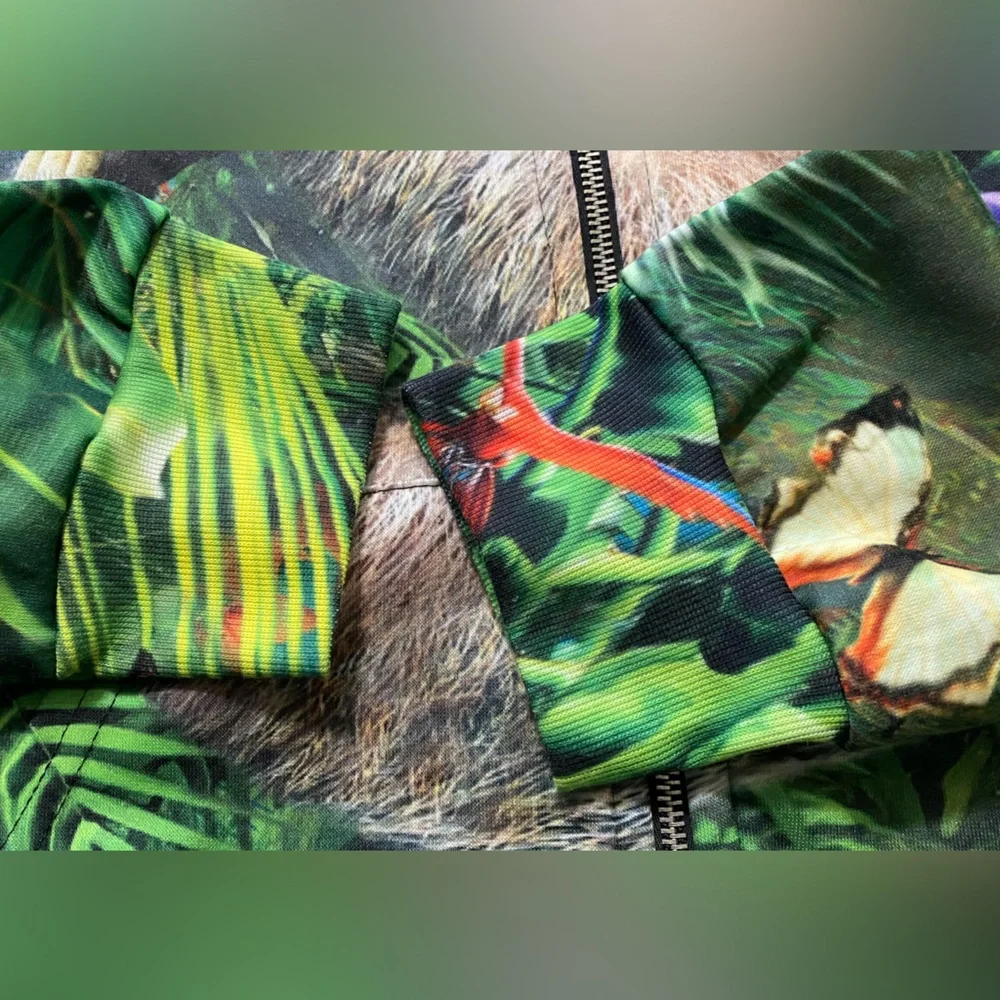 NWOT Adult sloth and lush jungle setting zip up hoodie - Picture 6 of 9